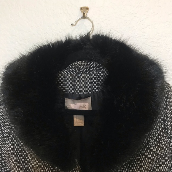 Wool-blend jacket with detachable faux fur collar - Picture 3 of 5